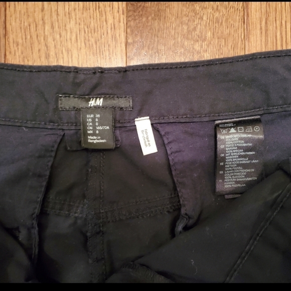 H&M Black casual shorts - Picture 2 of 3